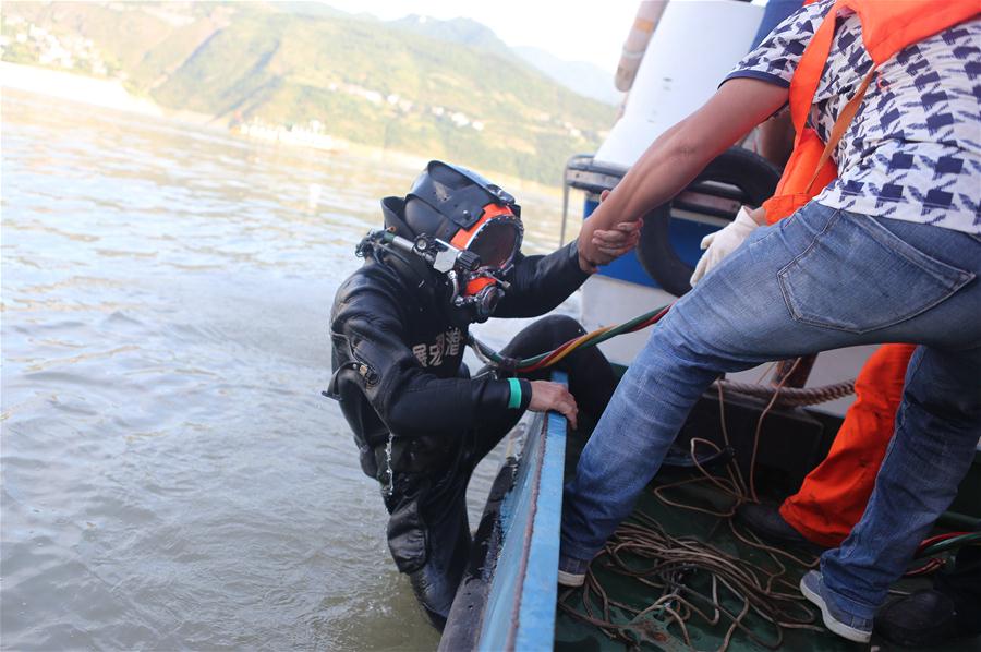 #CHINA-CHONGQING-BOAT ACCIDENT-RESCUE (CN)