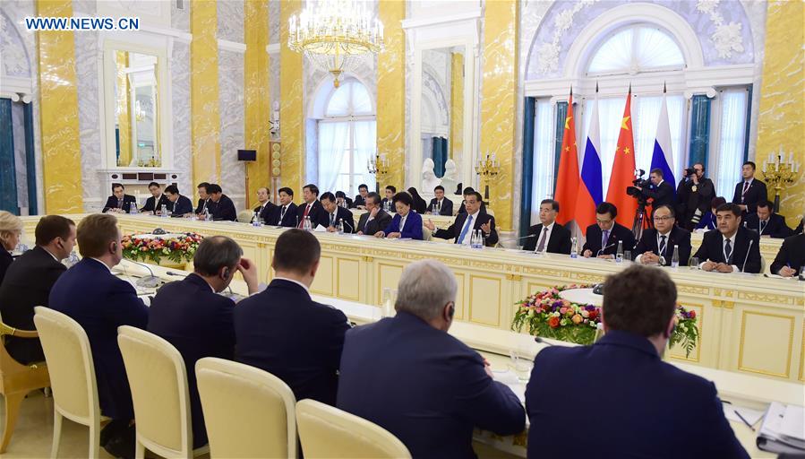 RUSSIA-CHINA-LI KEQIANG-MEDVEDEV-MEETING