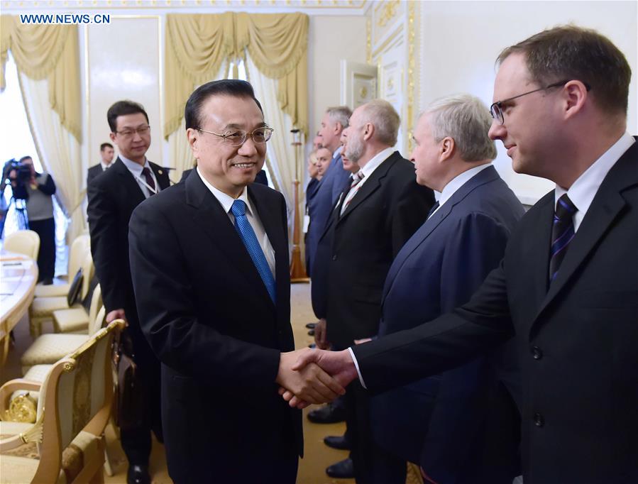 RUSSIA-CHINA-LI KEQIANG-MEDVEDEV-MEETING