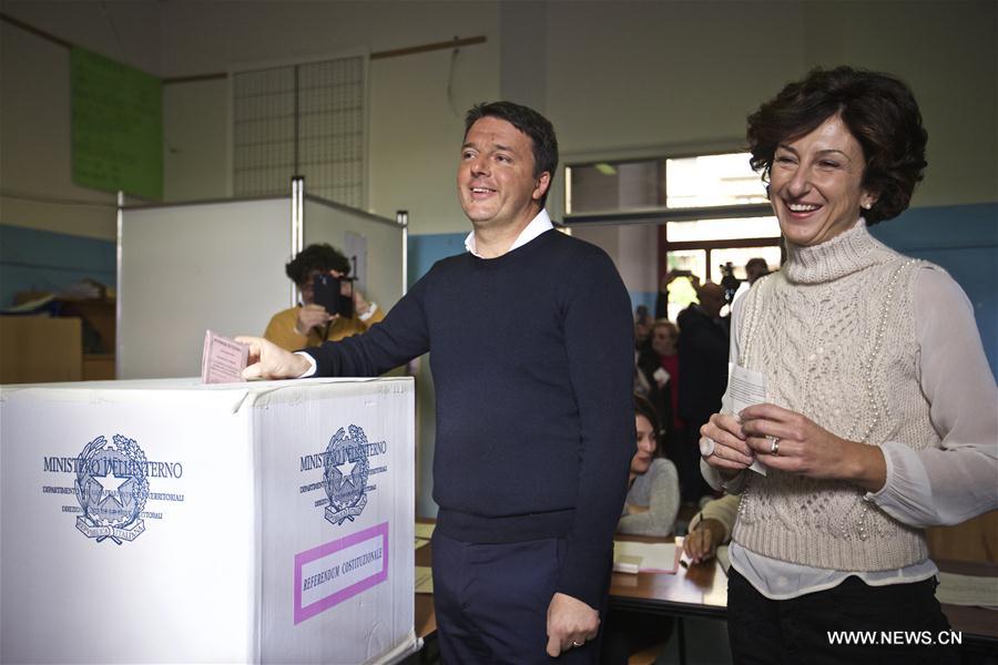 ITALY-PONTASSIEVE-CONSTITUTIONAL REFERENDUM-VOTING-RENZI