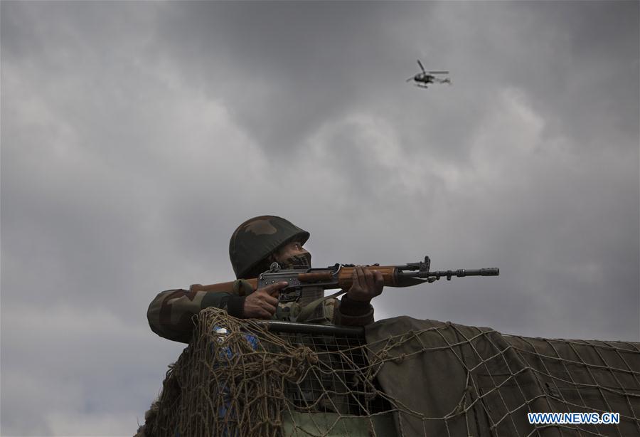 INDIA-KASHMIR-SRINAGAR-MILITANT ATTACK ON ARMY CONVOY