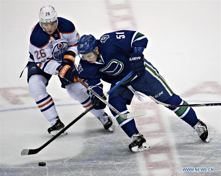 (SP)CANADA-VANCOUVER-ICE HOCKEY-NHL-OILERS VS CANUCKS