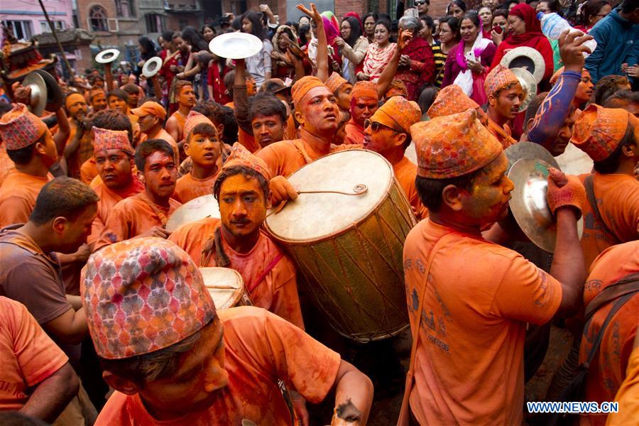 NEPAL-BHAKTAPUR-FESTIVAL-SINDHOOR JATRA