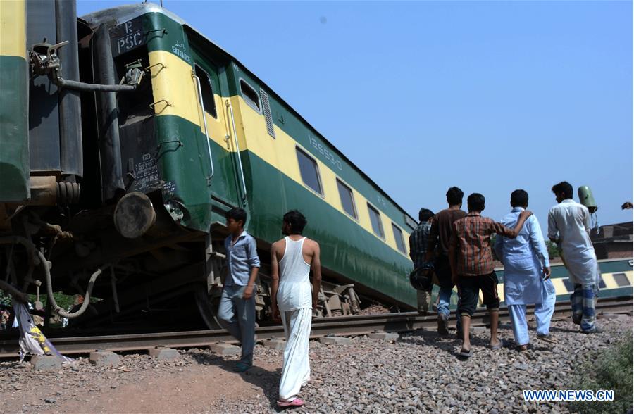 PAKISTAN-GUJRANWALA-TRAIN-ACCIDENT