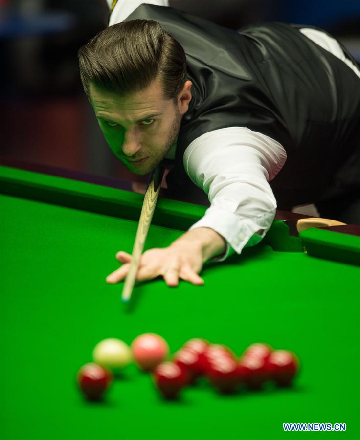(SP)BRITAIN-SHEFFIELD-SNOOKER-WORLD CHAMPIONSHIP-SEMIFINAL-DING VS SELBY 