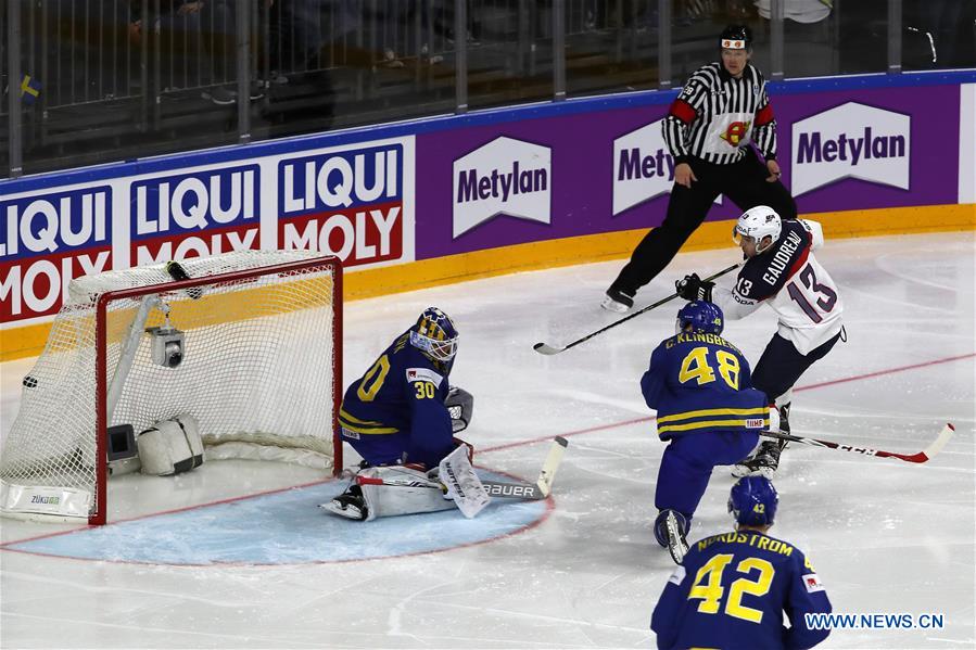 (SP)GERMANY-COLOGNE-ICE HOCKEY-IIHF-WORLD CHAMPIONSHIP-PRELIMINARY ROUND-USA VS SWE