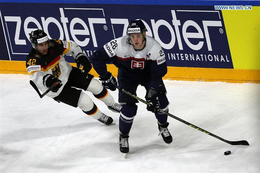 (SP)GERMANY-COLOGNE-ICE HOCKEY-IIHF-WORLD CHAMPIONSHIP-PRELIMINARY ROUND-SLOVAKIA VS GERMANY