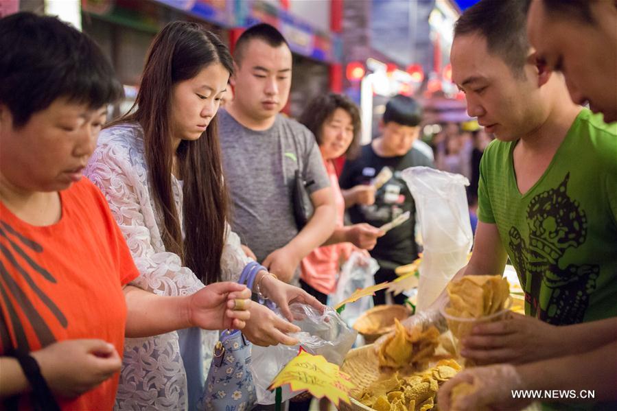 #CHINA-HOHHOT-FOOD STREET (CN)