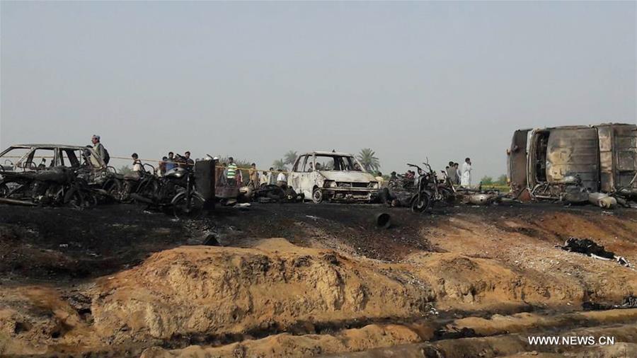 PAKISTAN-BAHAWALPUR-OIL TANKER FIRE-DEATHS