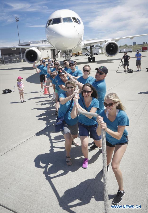 CANADA-VANCOUVER-PLANE PULL-CHARITY
