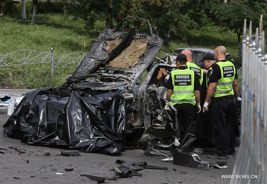 UKRAINE-KIEV-CAR BLAST-OFFICER KILLED