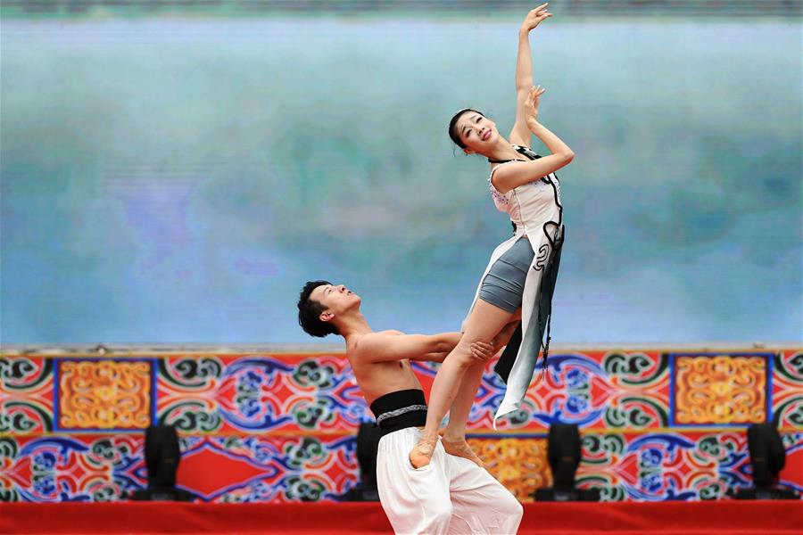 CHINA-GANSU-GUOZHUANG DANCE PERFORMANCE(CN)