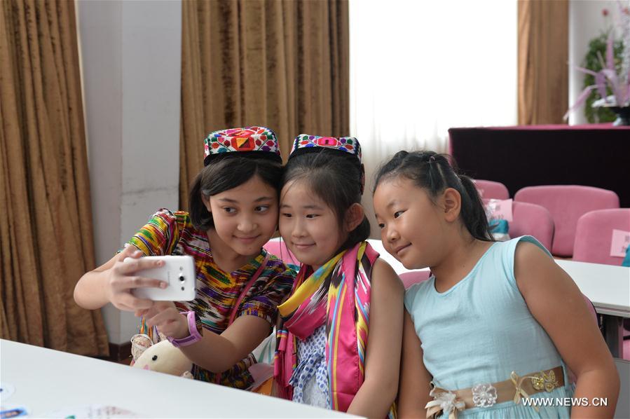 CHINA-BEIJING-CHILDREN-COMMUNICATION (CN)