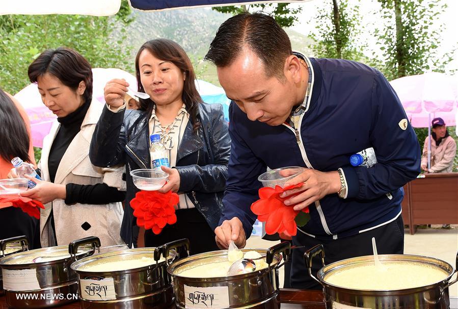 Yogurt contest held at Lhasa in SW China's Tibet