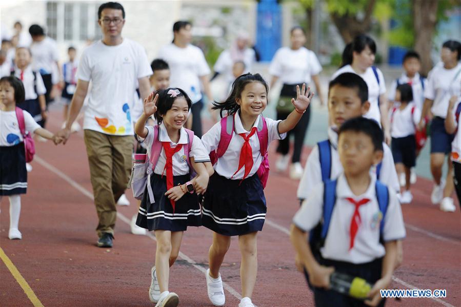 #CHINA-SCHOOLS-NEW SEMESTER-FIRST DAY (CN)