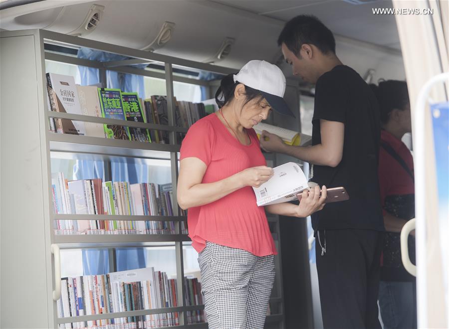More than 100 mobile library vans serve reader