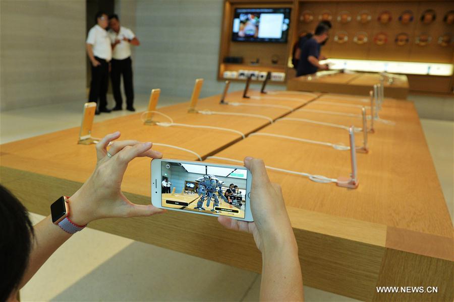 SINGAPORE-APPLE-NEW PRODUCTS