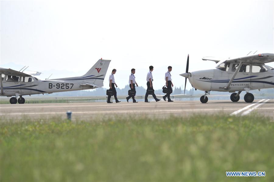 #CHINA-SICHUAN-CIVIL AVIATION-PILOT (CN)