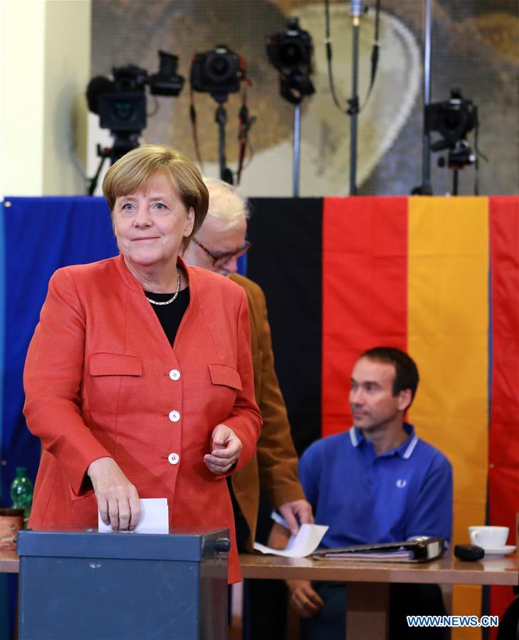 GERMANY-BERLIN-POLITICS-MERKEL-VOTE