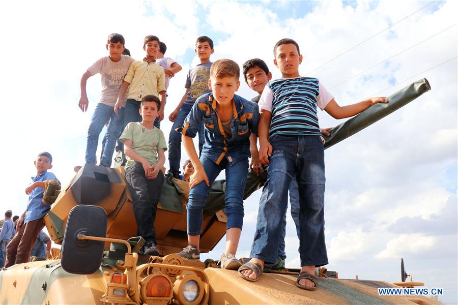 TURKEY-HATAY-SYRIA BORDER-ARMY VEHICLES-CHILDREN