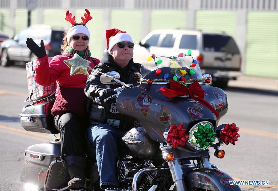 U.S.-CHICAGO-MOTORCYCLE PARADE-TOYS FOR TOTS