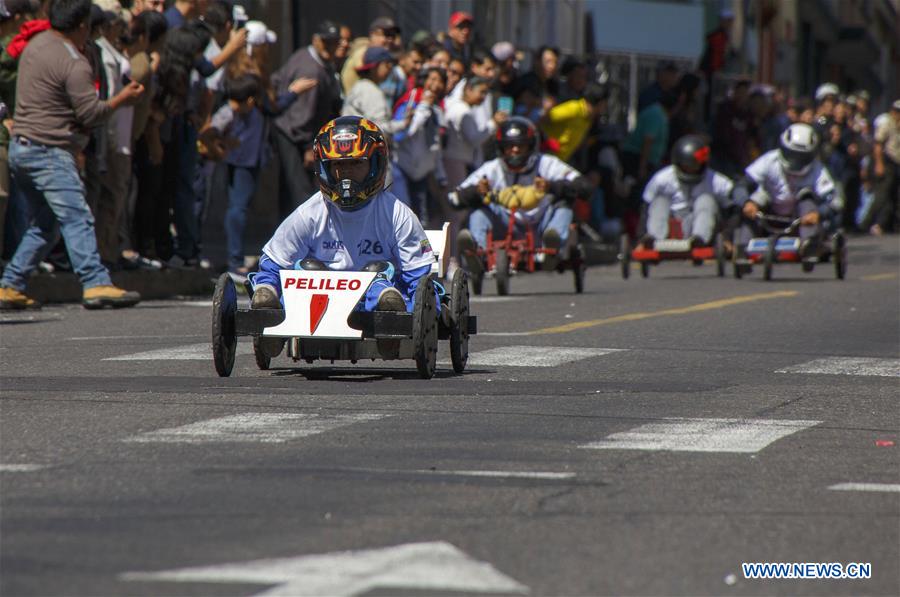ECUADOR-QUITO-WOODEN CARS RACE