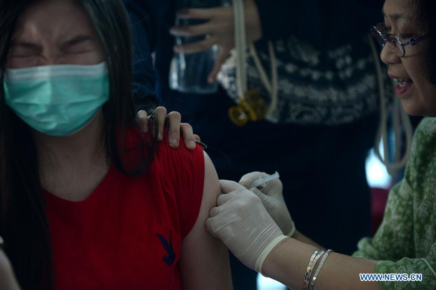 INDONESIA-JAKARTA-DIPHTHERIA-VACCINATION-COLLEGE STUDENT