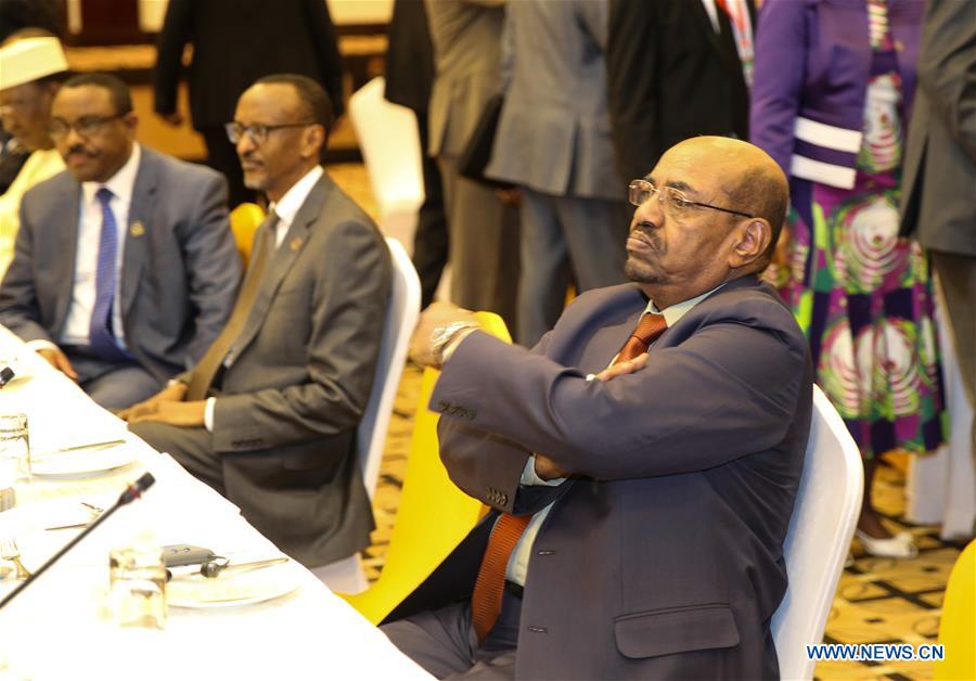 Sudanese President Omar al-Bashir (front) attends a meeting during the African Union (AU) Summit in Kigali, Rwanda, July 16, 2016.