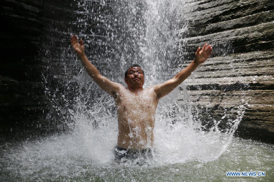 #CHINA-SUMMER-WATER-HOLIDAY (CN)