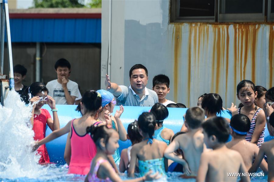 CHINA-ZHEJIANG-CHANGXING-MIGRANT WORKER-CHILDREN-SUMMER HOLIDAY (CN)