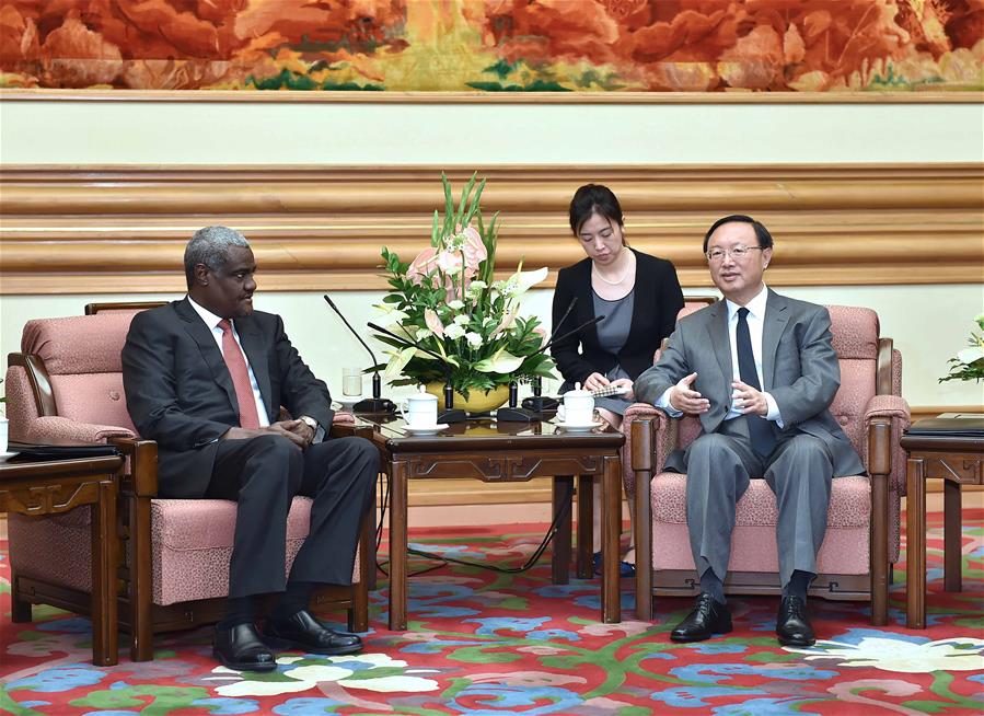Chinese State Councilor Yang Jiechi (R) meets with Chadian Foreign Minister Moussa Faki Mahamat in Beijing, capital of China, July 28, 2016. (Xinhua/Li Tao)