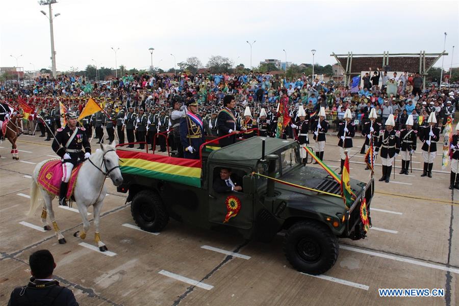 Bolivian President Evo Morales (C) inspects the military parade held on the occasion of the 206th anniversary of Bolivian Army, in Santa Cruz, capital of Santa Cruz department, Bolivia, on Aug. 7, 2016. 