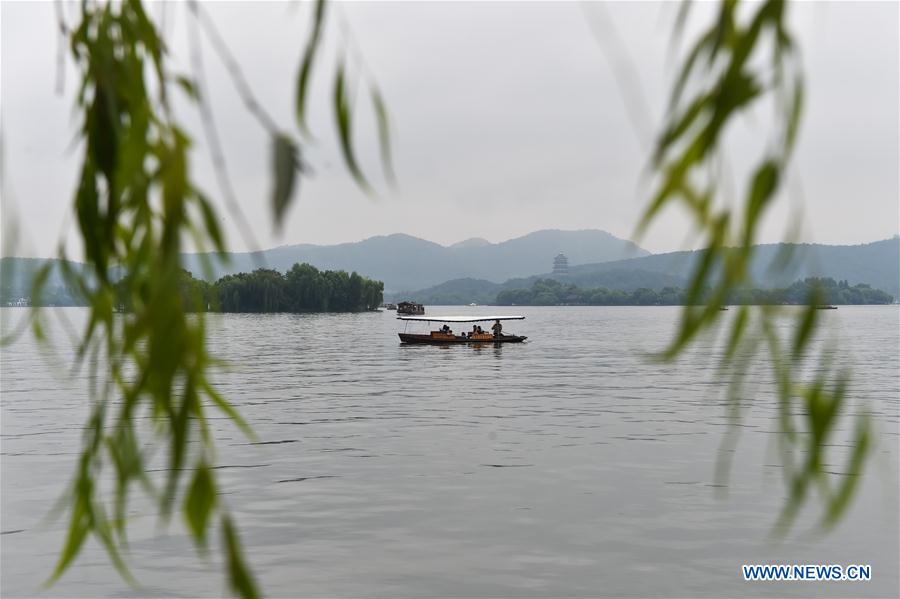 CHINA-HANGZHOU-WEST LAKE (CN) 
