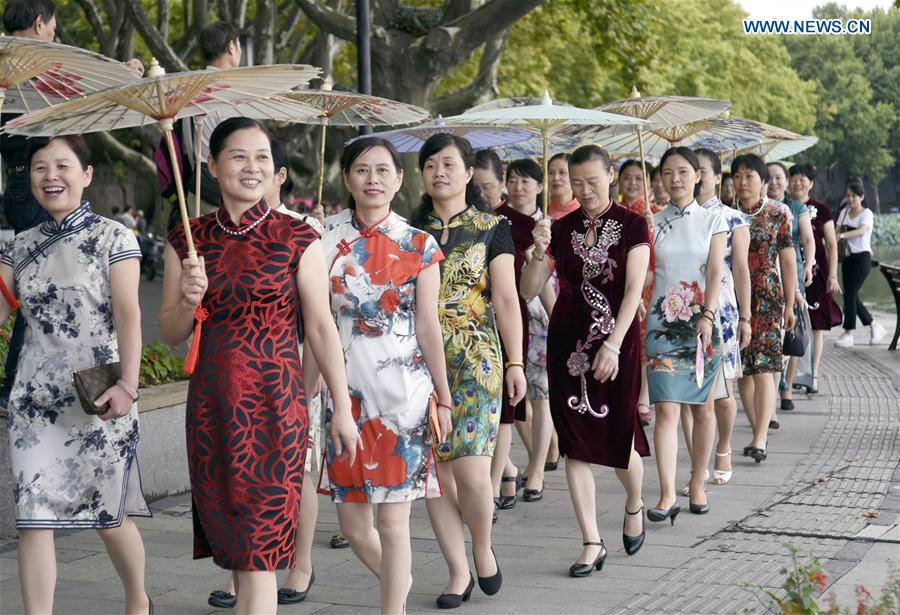 #CHINA-HAGNZHOU-DRESS SHOW (CN)