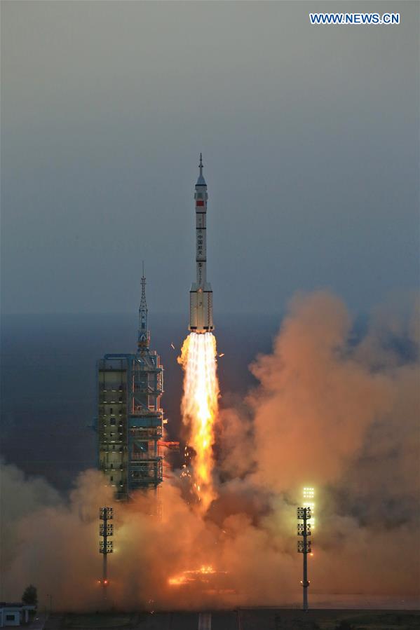 CHINA-JIUQUAN-SPACECRAFT-SHENZHOU-11-LAUNCH (CN)   