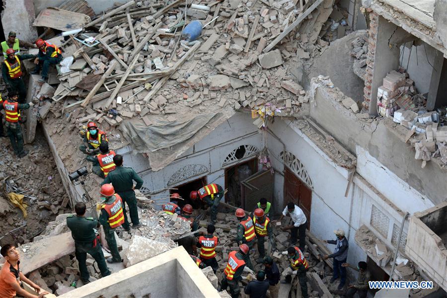 PAKISTAN-LAHORE-COLLAPSED ROOF