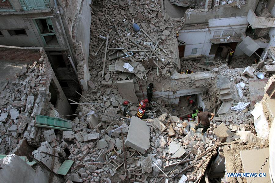 PAKISTAN-LAHORE-COLLAPSED ROOF