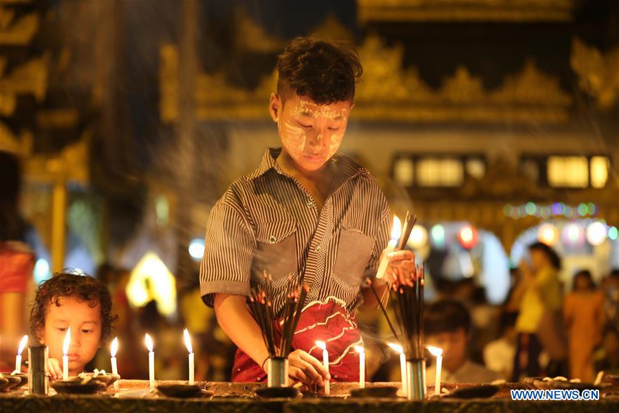 MYANMAR-YANGON-TAZAUNGDAING FESTIVAL 