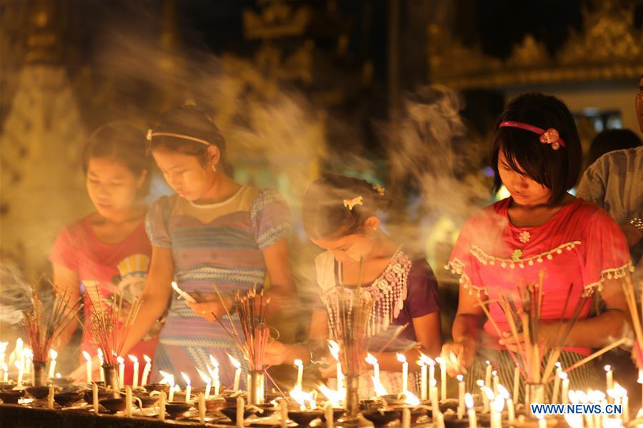 MYANMAR-YANGON-TAZAUNGDAING FESTIVAL 