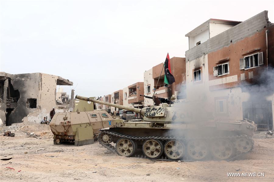 Members of the forces loyal to Libya's Government of National Accord (GNA) take military operations in the coastal city of Sirte, some 450 km east of the capital Tripoli, Libya, on Nov. 21, 2016, during clashes with the Islamic State (IS) to recapture the city. (Xinhua/Hamza Turkia) 
