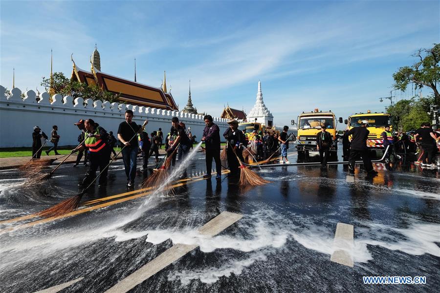 THAILAND-BANGKOK-GRAND PALACE-CLEANING