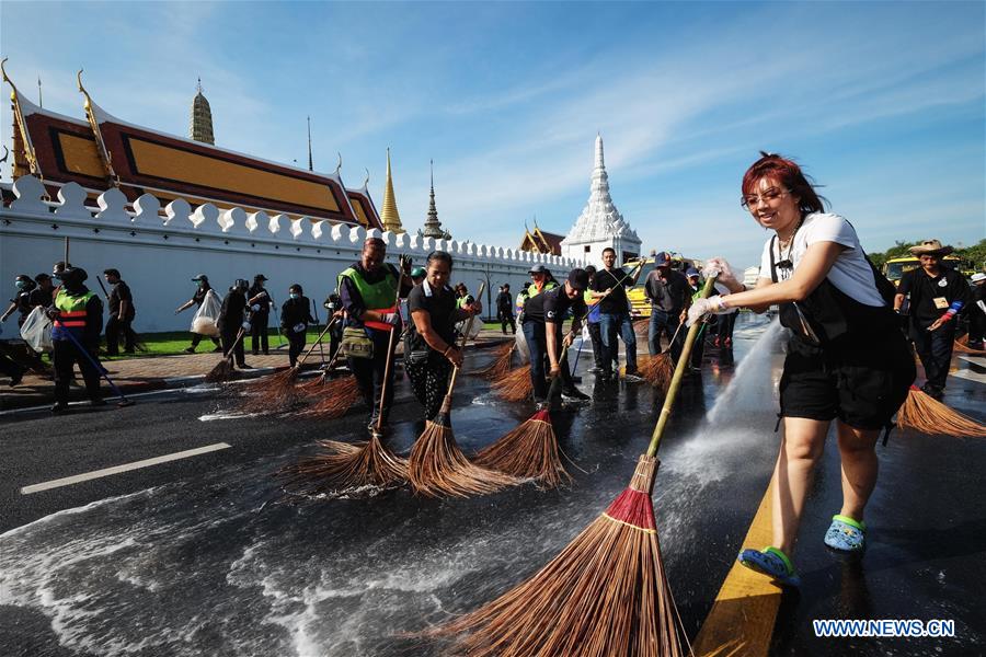 THAILAND-BANGKOK-GRAND PALACE-CLEANING