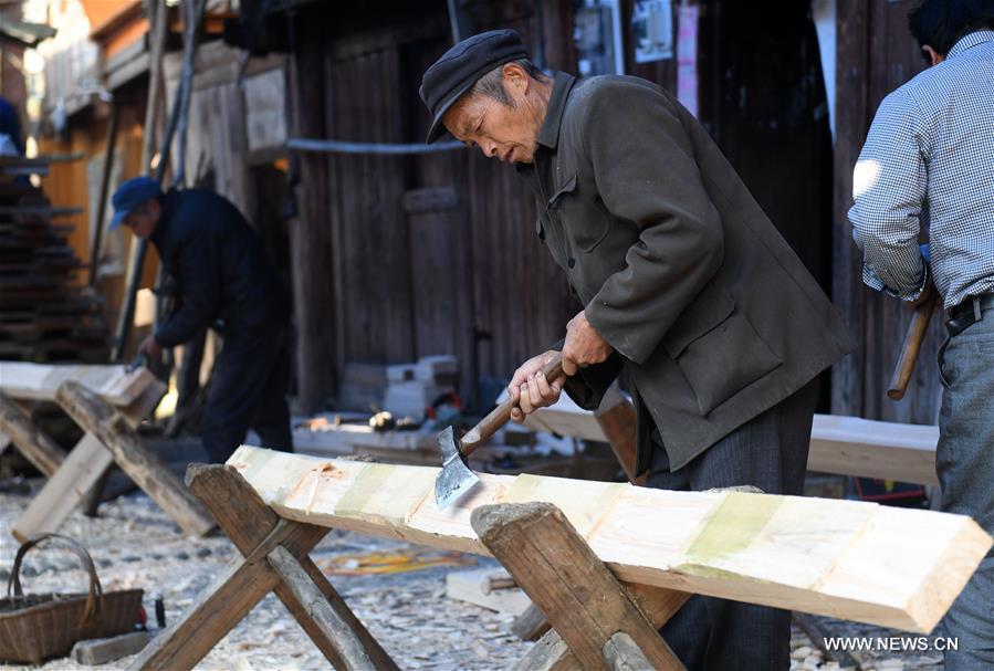 Ancient buildings in Dali Dong camp, which are all made with wooden structures of tenon and mortise, were listed as a key cultural relic unit under state protection in 2013. 