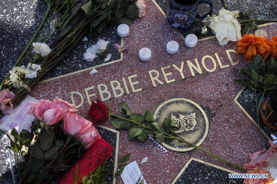 U.S.-LOS ANGELES-DEBBIE REYNOLDS-CARRIE FISHER-WALK OF FAME-CONDOLENCE