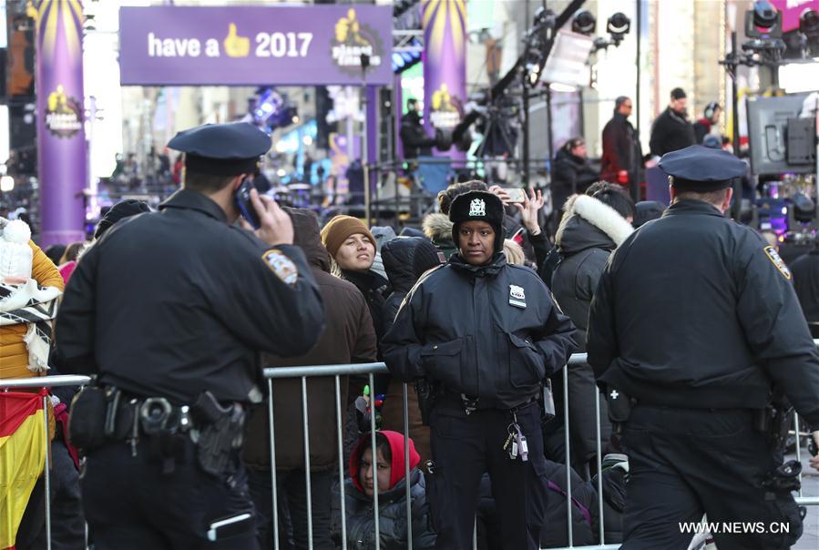 U.S.-NEW YORK-NEW YEAR-SECURITY