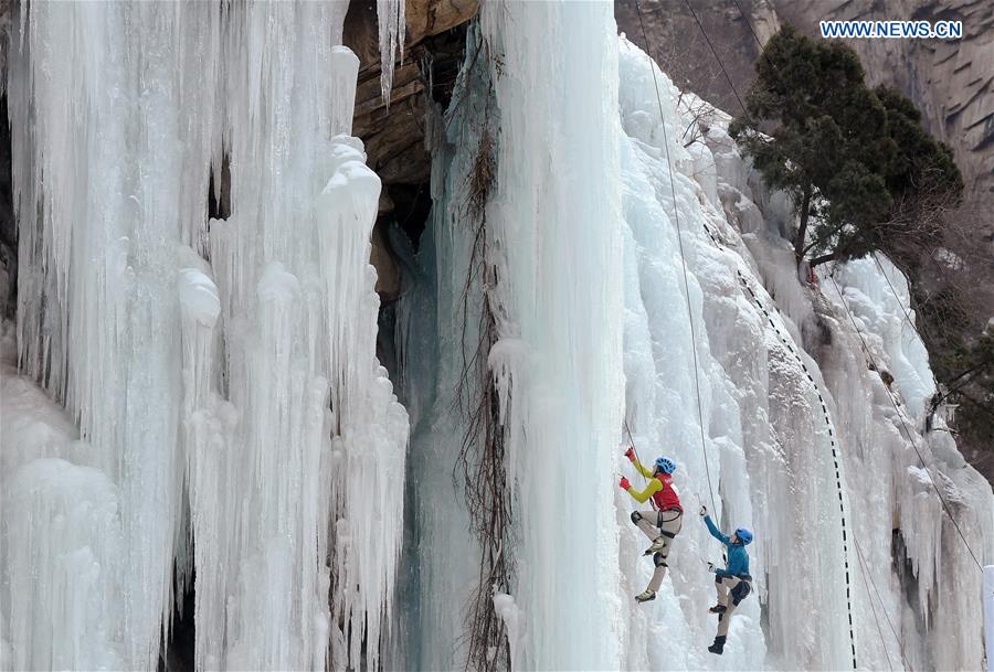 (SP)CHINA-BEIJING-UIAA ICE CLIMBING WORLD CUP (CN)