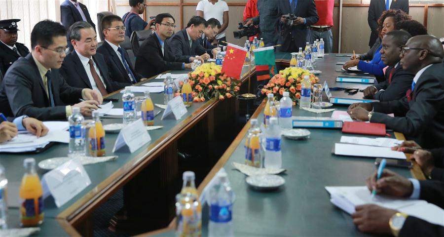 Chinese Foreign Minister Wang Yi (2nd L) meets with his Zambian counterpart Harry Kalaba (2nd R) in Lusaka, capital of Zambia, Jan. 8, 2017. (Xinhua/Peng Lijun)