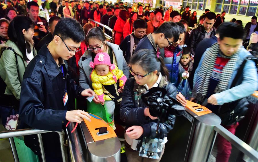 CHINA-SPRING FESTIVAL-TRAVEL RUSH-FIRST DAY(CN)