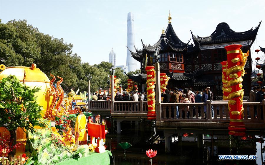 CHINA-SHANGHAI-SPRING FESTIVAL-PREPARATION (CN)