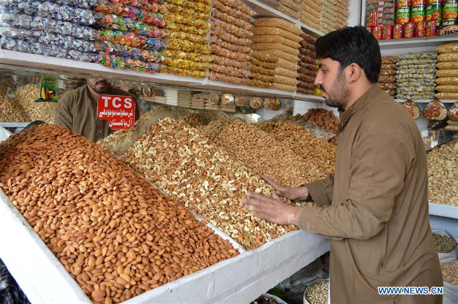 PAKISTAN-QUETTA-DAILY LIFE-DRY FRUITS